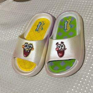 SpongeBob SquarePants Kids Slide Sandals - White and Green & Yellow Size 1